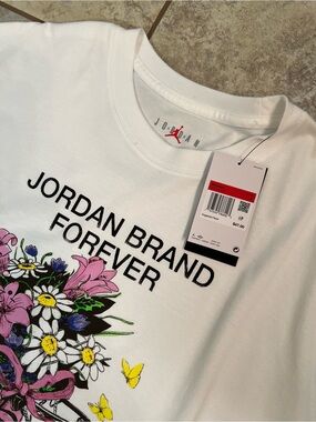 NWT Jordan Floral Oversized Basketball Graphic Tee